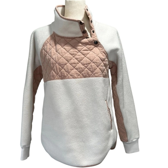 Abercrombie & Fitch Sweaters - Abercrombie & Fitch Women's Quilted Cowl Sweater